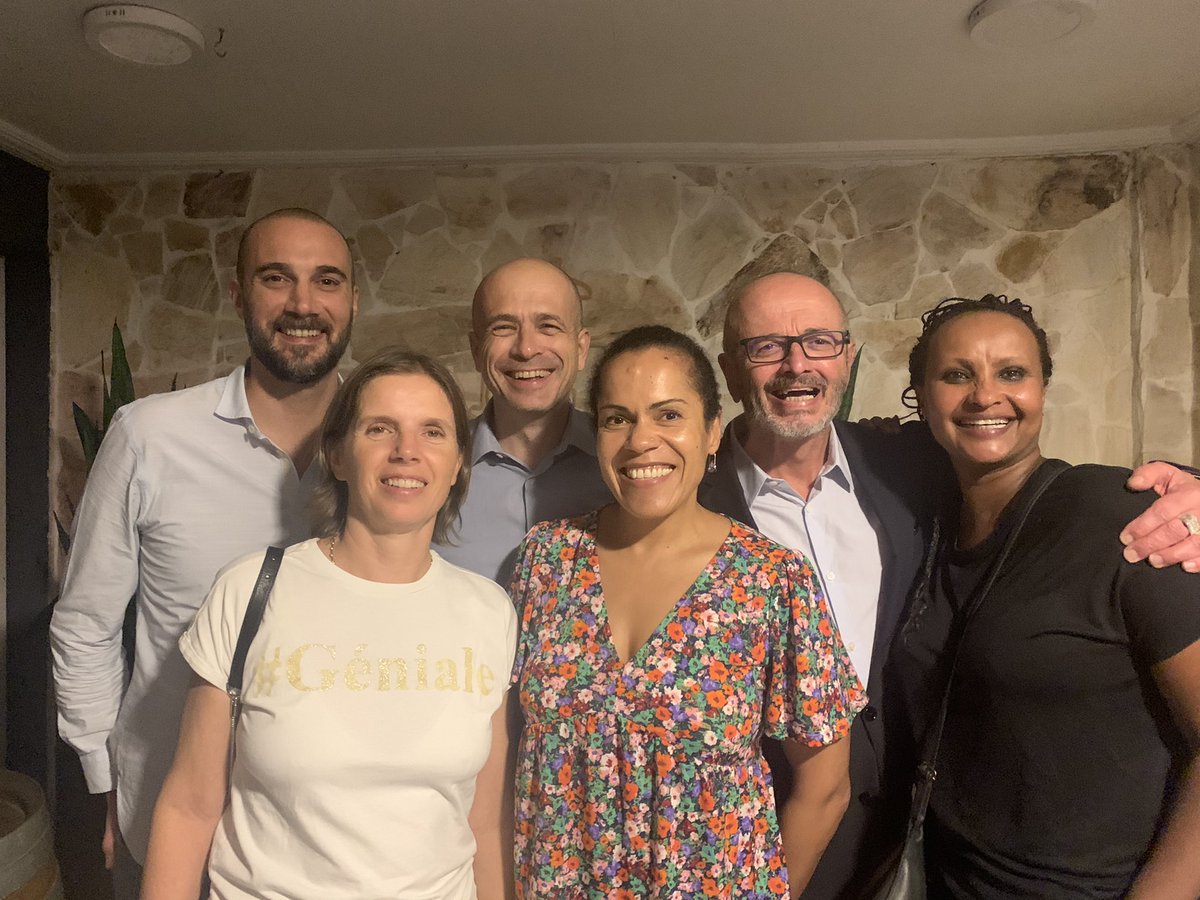safiaotokore's tweet photo. La #Team #Directeurs #Directrices de @AFD_France en #AfriqueCentrale! 🇨🇲 🇨🇩 🇨🇬🇨🇫 🇬🇦 Une équipe prof,  riche de sa diversité  et paritaire!🧑🏽👧👱🏻‍♂️👨🏻‍🦱 #Ambition @AFD_France  inscrire l’égalité d’accès dans nos principes et projets   #ODD5 y compris en interne!#CAD2 @OCDE_fr https://t.co/059fjNAYQc