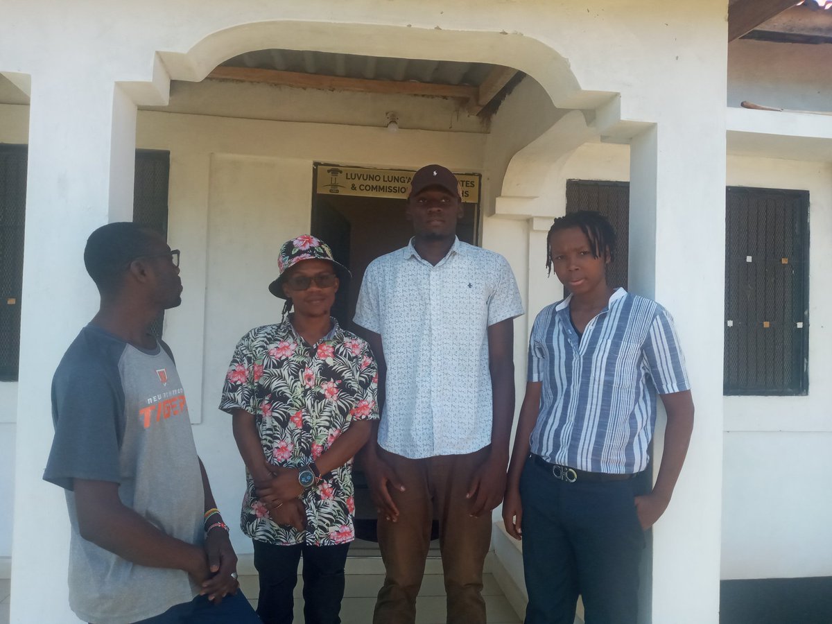 MariamChande001's tweet photo. It was a civic education day in kombani kwale, it was a great session.
#Cmrsl
#uhaieashri
#civicus
#missing voices
#Fund human right
#Haki knchr
#utetezi africa
#open society EA
#luvuno lung'anzi advocate. https://t.co/syGFFvXpiB