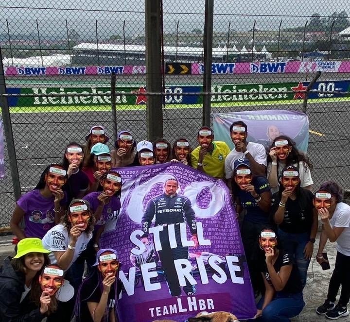 📸 | Um Lewis incomoda muita gente, vários Lewis incomodam muito mais 🎶😂

O TeamLH Brasil veio com tudo e é só o primeiro dia! 👊🏾🇧🇷