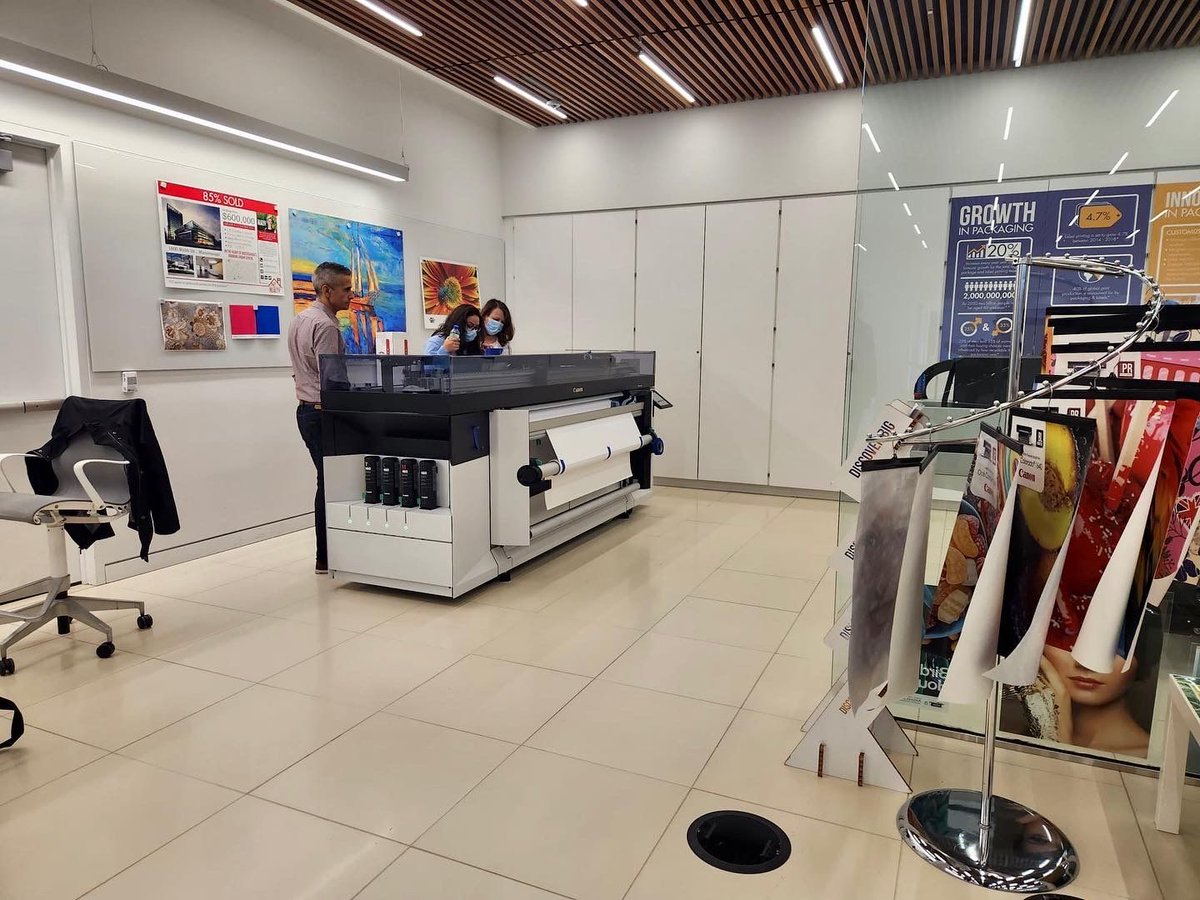 A special event at Canon Canada!
With the support of Canon Canada and Drytac our customers got first-hand experience on ways to transform their workflows and take printing to the next level! A special thanks to Canon Canada and Drytac for their support.