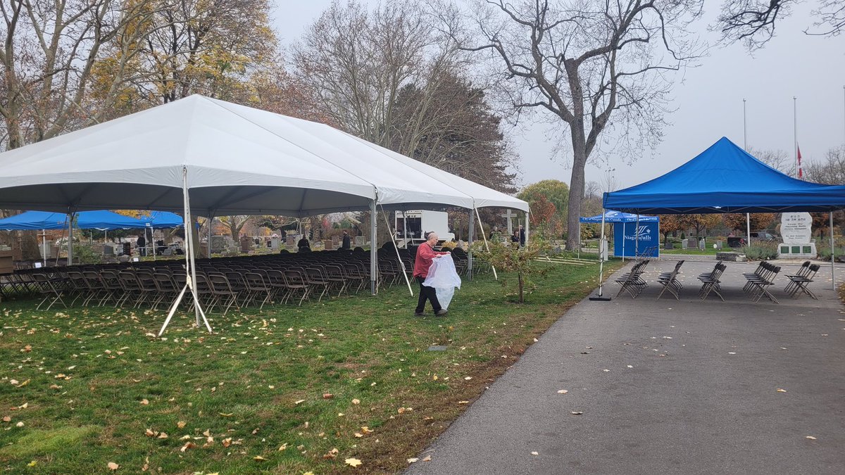 lev8lowlevel's tweet photo. Proud to help show this wonderful event to those that could not attend @ the tomb of the unknown soldier @NiagaraFalls #Canada enjoy this live stream rerun by #WeeStream
https://t.co/spPldRmhOI
#RemembranceDay
#SNRTG #LestWeForget @Niagara_411
@101morefm @MurphTWN @917GIANTFM https://t.co/FUzoLU7UHG