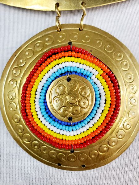 Brass choker with beaded brass pendant necklace #6

African Brass Pendant Choker Necklace. Made of hand casted brass. Very elegant with multi color beads. You will be gorgeous and beautiful in it. 
Sale price: C$70.00

jodiyafashion.com/shop/ols/produ…