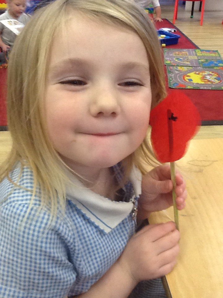 Monkeys class learned about the importance of Remembrance Day and then created our own poppies #LestWeForget @LancaTB