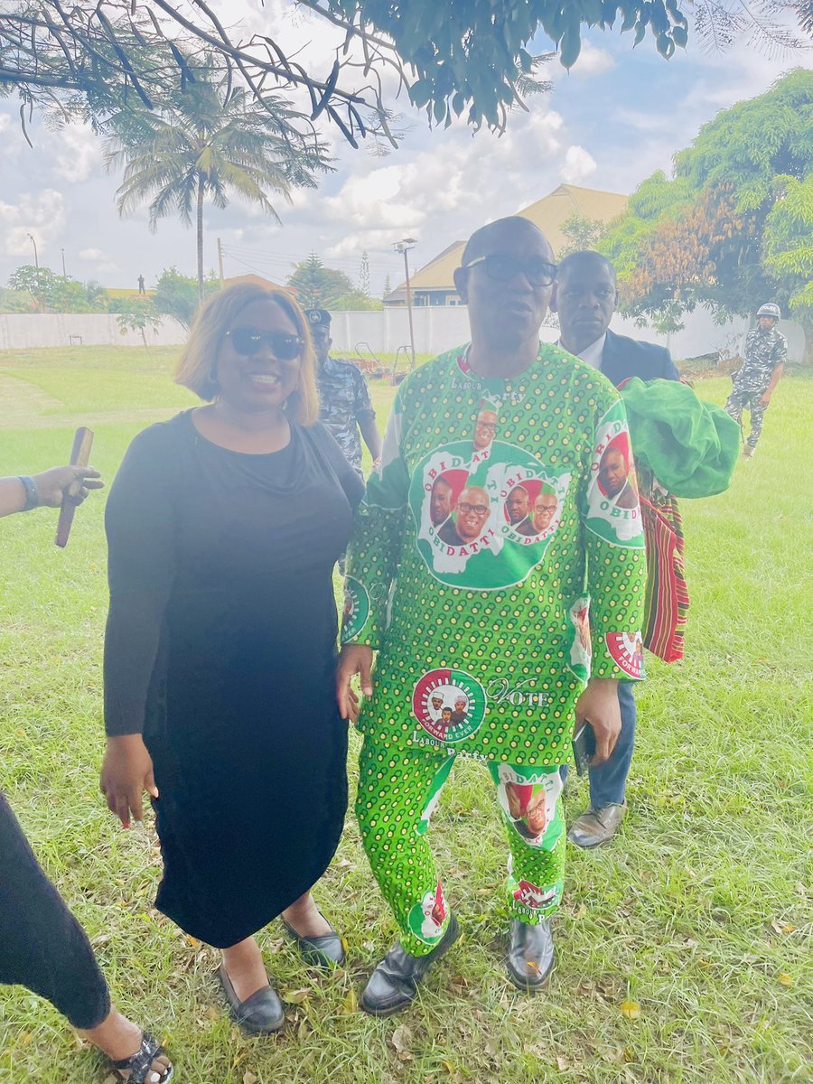 OnomenBriggs's tweet image. So we hosted the Incoming President of Labour Party His Excellency Mr Peter Obi @PeterObi and @AishaYesufu at Uromi, Edo State and he landed at my father’s compound Bishop Matthew Okpebholo who also donated a Building to @NgLabour as their secretariat….