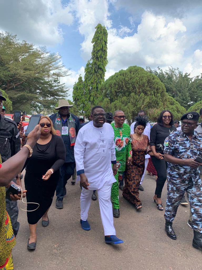 OnomenBriggs's tweet image. So we hosted the Incoming President of Labour Party His Excellency Mr Peter Obi @PeterObi and @AishaYesufu at Uromi, Edo State and he landed at my father’s compound Bishop Matthew Okpebholo who also donated a Building to @NgLabour as their secretariat….