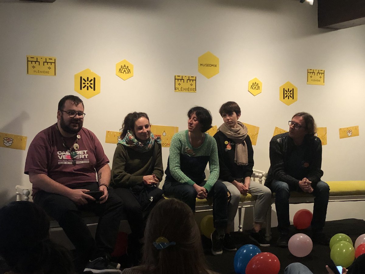 Place à <a href="/CharlesLeandreX/">Charles Léandre</a> : après un blindtest émotionnel peu productif, place à un renversement de situation « Andouille Moustache Quizz » ! 

Détourner les codes du quizz pour mieux contextualiser les codes de l’humour de l’époque pour tisser du lien entre hier et aujourd’hui 🥸