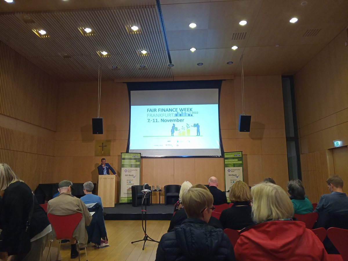 wolframtheymann's tweet photo. Abschlussveranstaltung der Fair Finance Week in Frankfurt. Transformation ist notwendig, aber wer macht eigentlich was? 
#fairfinanceweek #fairfinancefrankfurt #transformation @triodosde @glsbank @HausamDom @OikocreditDe #Nachhaltigkeit #enkelgerecht https://t.co/nVFpx3ClDX