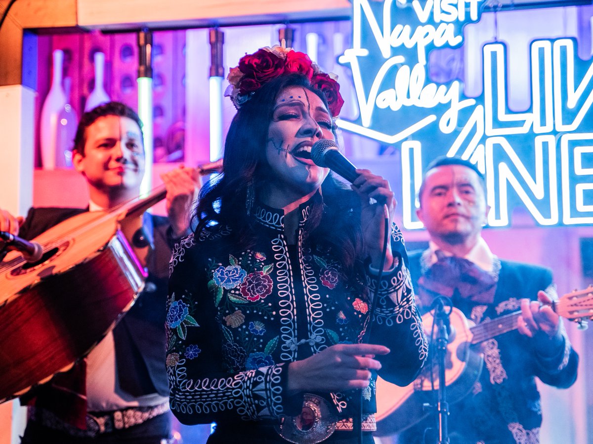 Live In The Vineyard Goes Country tweet media