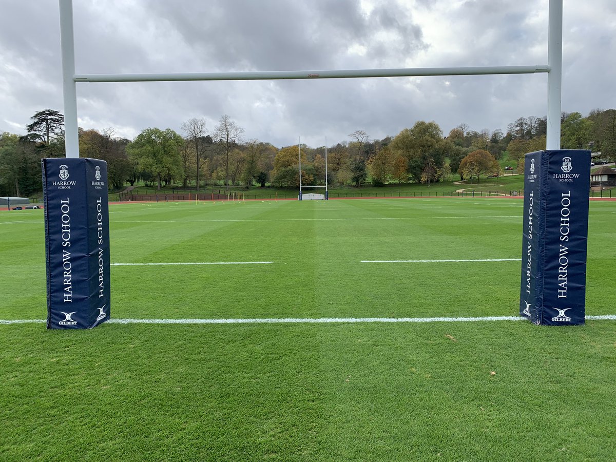 kemmo81's tweet photo. Always nice getting 5 @DennisMowers on the pitch! 2 Pro34r to clean up and 3 g860 to present. @BowcomLineMark shining with the @MM_Seed &amp; @TurfCare_IRL_UK 27:6:6 all ready for @AllBlacksXV final session! https://t.co/DPhCEDYHvc