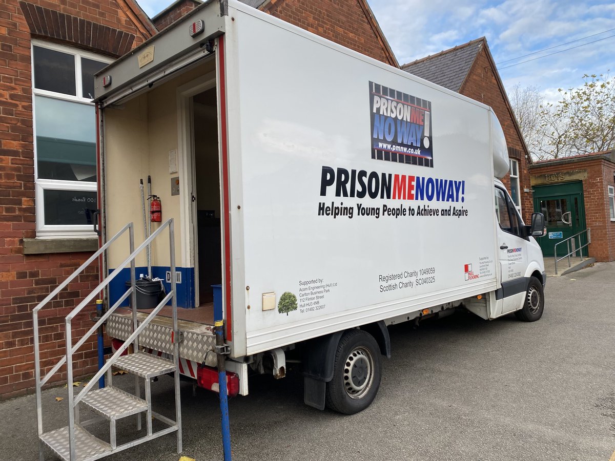 Humberbeat_ERYN's tweet photo. #Bridlington Officers have been in Burlington school today supporting Prison Me Noway. The children had lots of questions! Itโs been a great experience thank you Burlington school. #Prisonmenoway #communitypolicing https://t.co/RFtuQ74AJJ