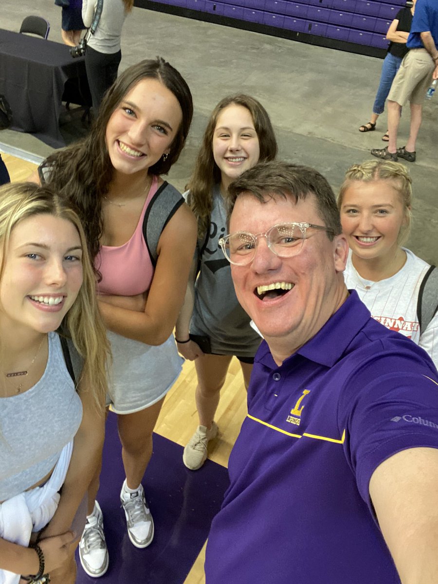 cleanspaces2007's tweet photo. I’ve tweeted this before, but it bares repeating. It’s a new day for @LipscombWBB! #asun #midmajor #nashvilletn #battleoftheblvd #lipscombbasketball https://t.co/lumOeEckOM