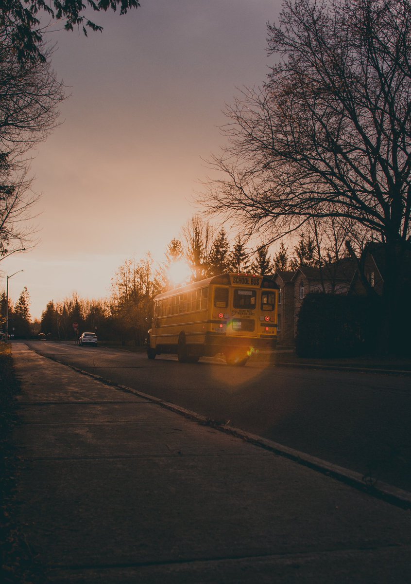 BGMediaCo's tweet photo. Sunsets always make everything more cinematic looking📸
•
#Evening #Cloud #sunscapes #sunsets #sunsetphotography #TranquilScene #Tranquility #cinematic #cinematicaesthetic https://t.co/0U5KtbeehX