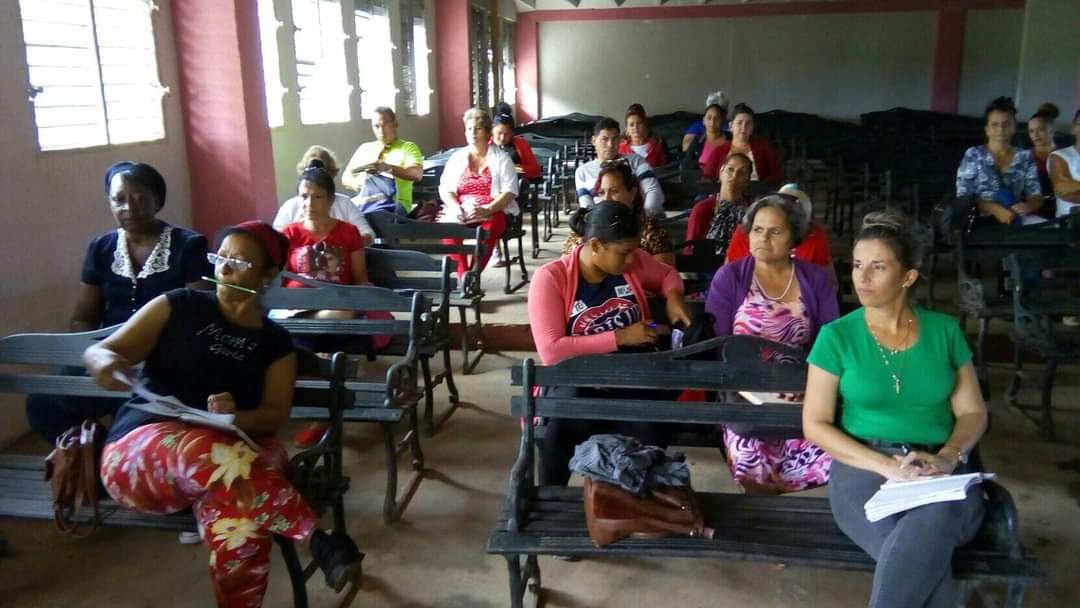 AriannaIsasi's tweet photo. Se desarrolla en el día de hoy la reunión con directores en el municipio #Venezuela donde se tratan temas relacionados con el cierre e inicio del curso #CubaMined #LatirAvileño#GurrerosdelAlba @CalderonPineiro @MisleydiCastil2 @BanobreVizney @MarzoMatos. https://t.co/M4tMH9cxjK