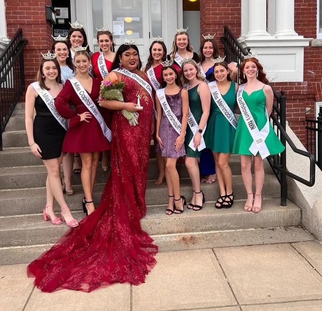 TitaniaMcGrath's tweet image. The idea that there are biological differences between trans women and cis women is a transphobic myth.

I defy anyone to identify the trans woman in this photo.