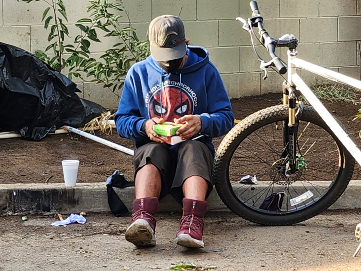 WeInvisible's tweet photo. #projectsharethewarmth was out early this morning serving Hot Chocolate,  Pastries,  socks &amp; trash bags. Thank you all for your donations and support. 
#outreach #sharingwarmth #unhousedcommunity #streetfam #WANI https://t.co/NInroordQd https://t.co/SGVJdgRvFt