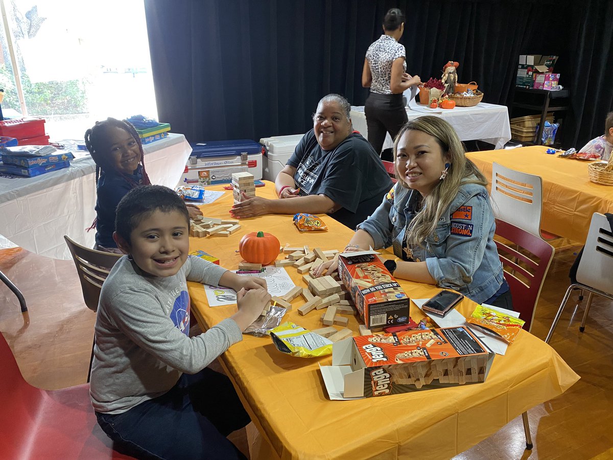 KarenAnai8's tweet image. SNAPP Buddy Meet &amp;amp; Greet 🍁🧡🦃 @WorshamES_AISD #2ndGradeTeam #AceLevelUp #AldineConnected