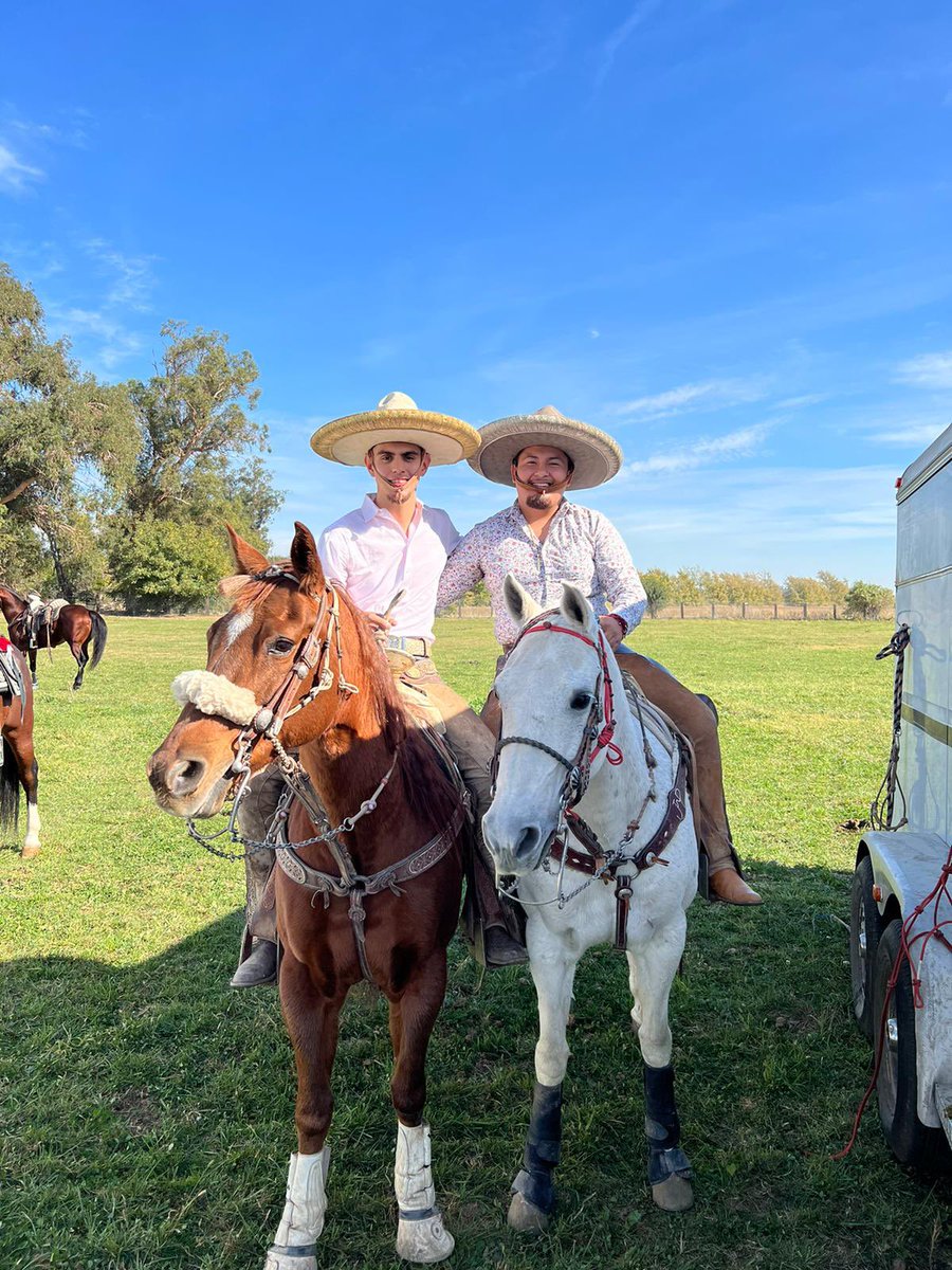 Siempre nos en Querenciamos con el compadre <a href="/g_roman99/">Gera</a> ☘️