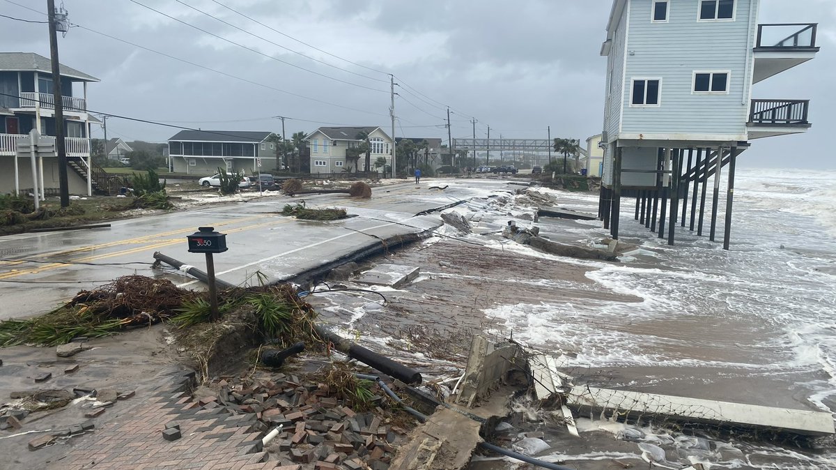GovRonDeSantis's tweet photo. SR A1A in St. Johns County had substantial damage from Hurricane Nicole. Under my direction, @MyFDOT completed emergency road repairs in Vilano Beach in 7.5 hrs. With 80 trucks and 1,400 cubic yards of material, the roadway is now reopened to traffic. https://t.co/70MvmPibGs