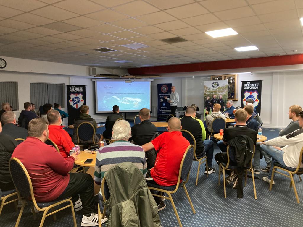 NickHuxley4's tweet photo. 5th County RA showcase hosted by Evesham RA , a great evening was had by all, an event which attracted nearly 40 Referees https://t.co/DHSBxRcVD6