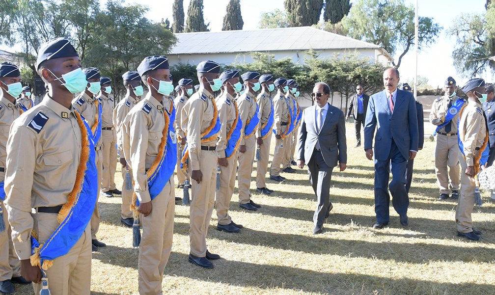 Abdilra2Mohamed's tweet photo. Thank you Mr. President, @M_Farmaajo for your efforts and endeavors to enable #SNAforce to take #Somalia to a historic step.” We also thank the #Eritrean President,#IsaiasAfewerki If had it not been for your support,it would not have been possible.
#Somalia #Eritrea 💪 https://t.co/wv556jrGr7