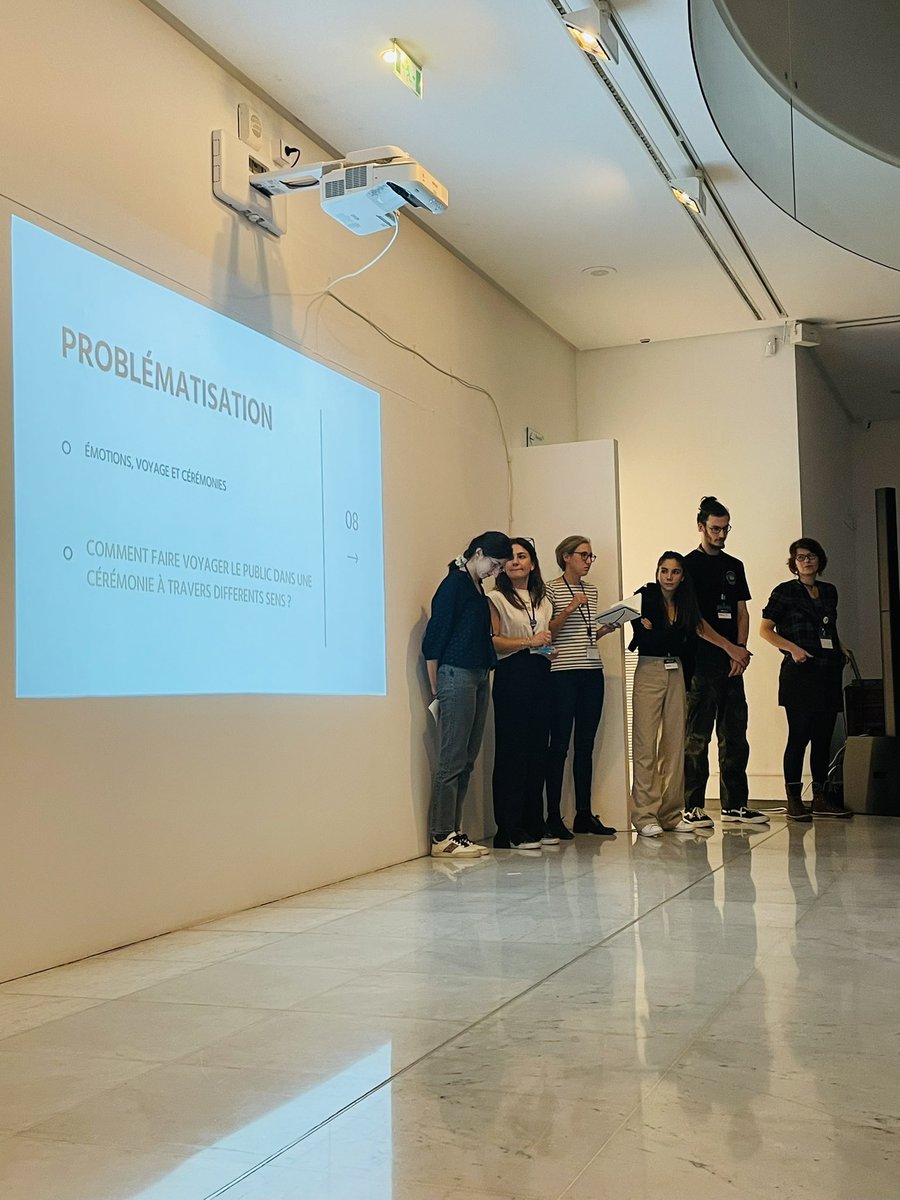 adrienbossard's tweet photo. Présentations de la fin de la 1ère journée de #museomixazur #museomix : un max d’idées de supports de médiation innovants pour le musée départemental des arts asiatiques à Nice. 👍👍👍 https://t.co/kvPo8GNd3Y