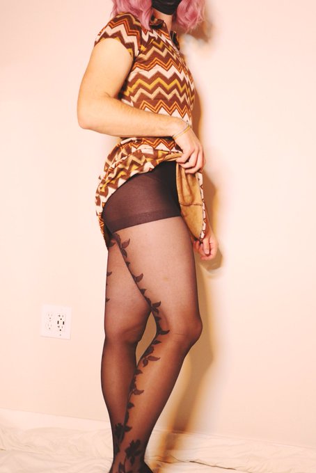 Like Femboys with thicc thighs? #femboy #crossdresser #sissy #crossdressing #gay #trans #sissyboy #lgbt