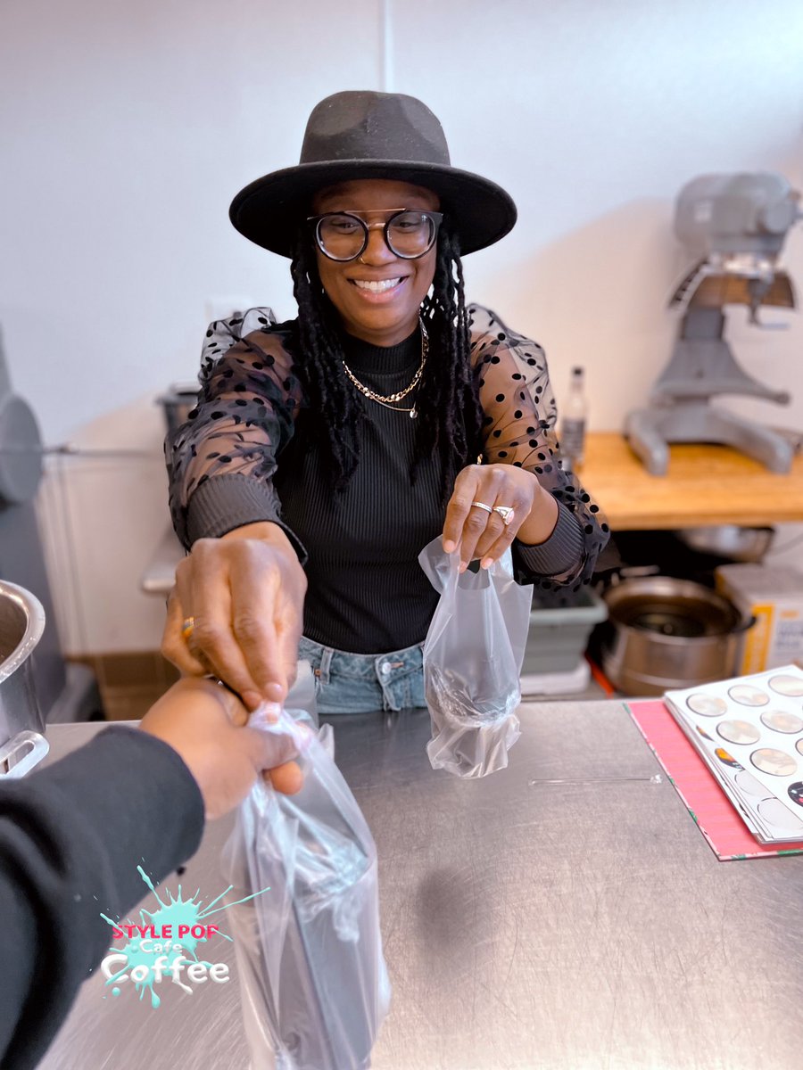 Ms. Black Ego tweet media