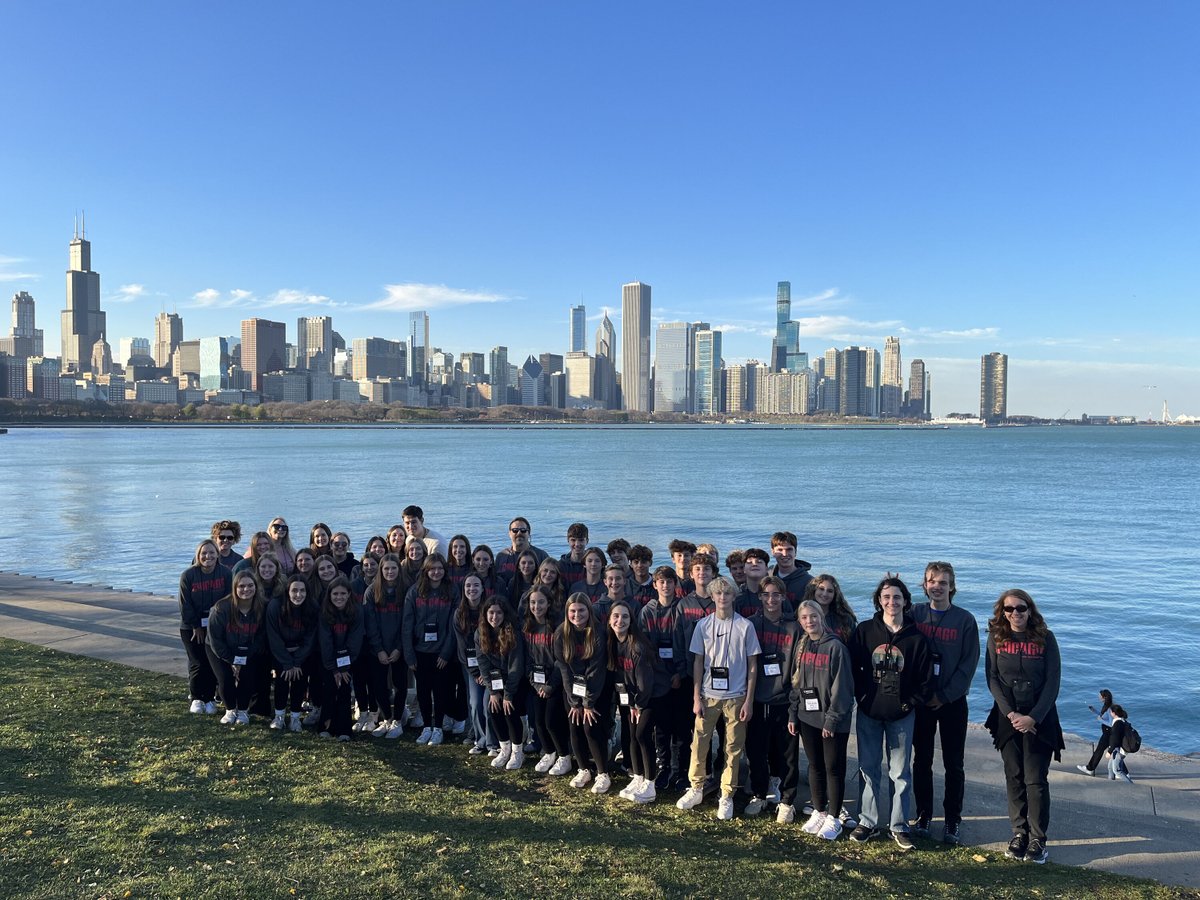 BSDschoolnews's tweet photo. BHS Spanish and English had a great first day in Chicago. We started the day at Millennium Park, followed by a cooking demo, lunch and flamenco show at Cafe Ba-Ba-Reeba, a stroll through Oz Park, a visit to the Shedd Aquarium, dinner at Hard Rock Cafe and ended with Wicked. https://t.co/bFumxDvGII
