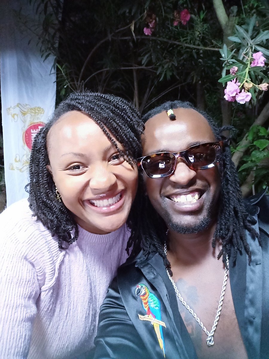 ThisIsGathoni's tweet photo. Two foreheads met 😂😂 the rest is history @skoko_abednego is vipi? Y'all know my love for @h_arttheband 🤗 Tune in to @radiomaisha.ke from 10pm to 1am itakua fire 🔥 kama kawaida @254deejayiyan ataingia masaa yake ✌🏾
#MaishaCock🍹tail
#radioprincess👑 https://t.co/HojNliBKaq