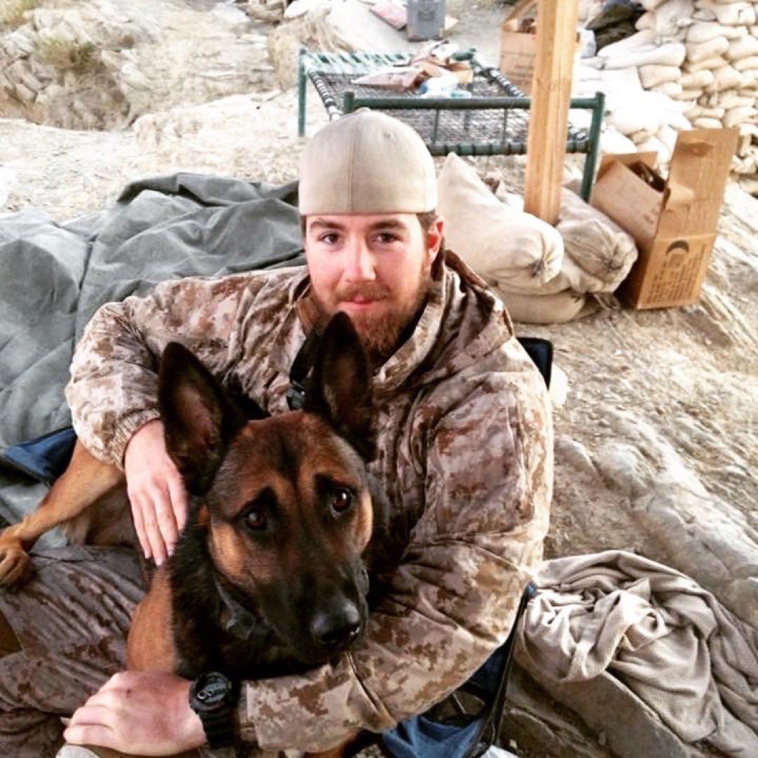 Taylor1Canfield's tweet photo. Back when air conditioning didn’t matter, conversation was our only entertainment, and life was simple… eat, sleep, kill bad dudes. To all you that are thankful, thanks for being great Americans worth serving! Grateful and blessed for my opportunity to serve 🇺🇸🔱🐸🐕
#LLTB https://t.co/vcMmUzpqXb