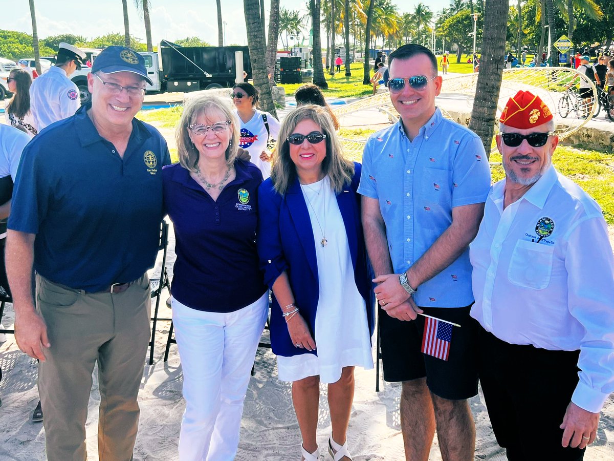 alexjfernandez's tweet photo. 🇺🇸 A picture perfect #MiamiBeach day to celebrate and appreciate the service of our Veterans. Wishing everyone a happy Veterans Day! 🇺🇸 https://t.co/EP1AfmsW0D