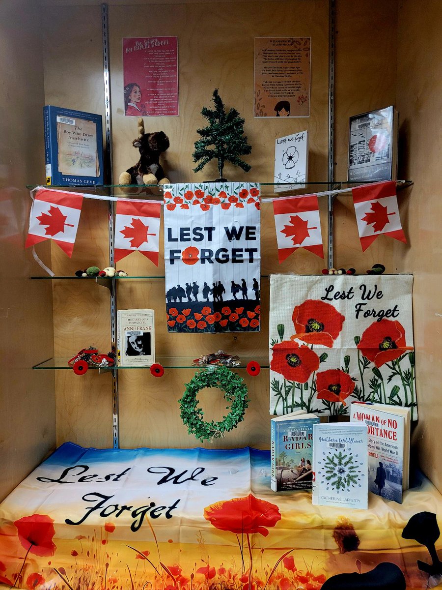 LajnaVBCCanada's tweet photo. With the Grace of Allah Almighty, Vancouver Panorama Heights members were given an opportunity to setup a display at Strawberry Hill Library branch for #RemembranceDay
#MuslimsforRemembrance https://t.co/9VVhOJZHmW