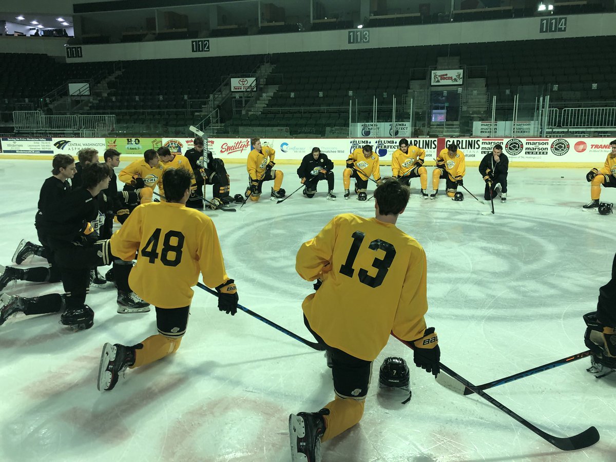 At 11:11 our team in the middle of pre game skate decided they wanted to stop and reflect all the brave current, retired and passed veterans that have lived so bravely so we can live in freedom. Thanks to all of you from all of us.