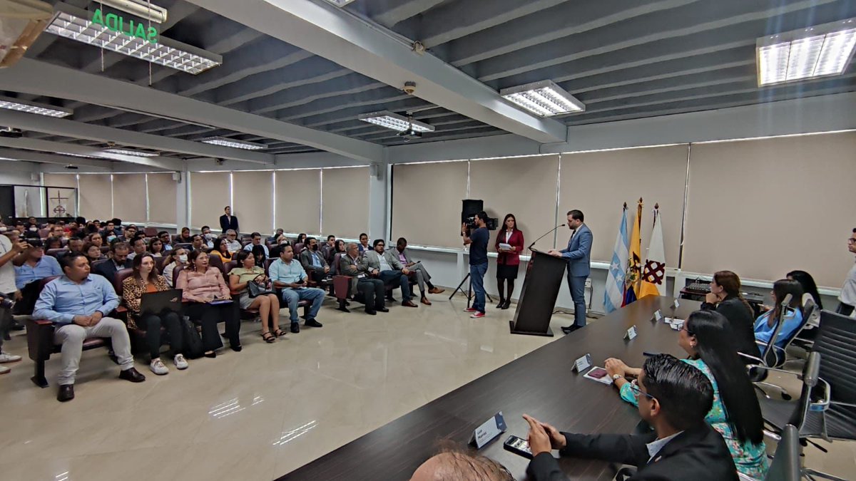 Telecom_Ec's tweet photo. Somos parte del #ThinkTankTech transformación digital y visión empresarial. El trabajo articulado con la academia y el sector empresarial nos permite promover soluciones integrales para cerrar la brecha digital
Todos aportamos por un Ecuador digital 🇪🇨
@vmaino https://t.co/x3ngx9uBgm