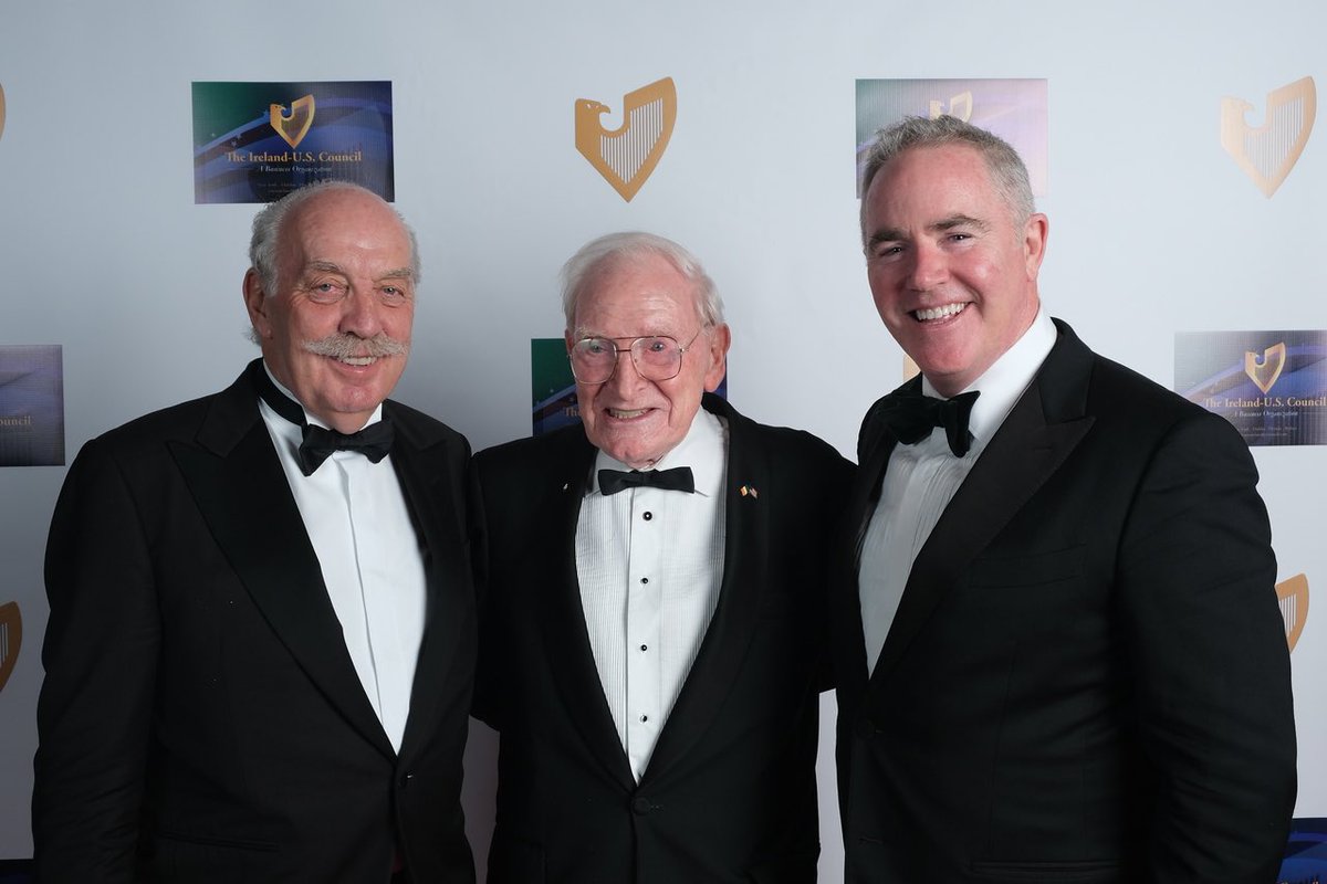 IREUSCouncil's tweet photo. The 59th Annual Dinner of the #IUSC was unforgettable ⭐️ Dermot Desmond was recipient of the Award for Outstanding Achievement & the Council’s Special Recognition Award was presented to our own Roddy Feely on his retirement.Thank you to all who made last night possible 🇺🇸🇮🇪☘️ https://t.co/zjYb4axSLw