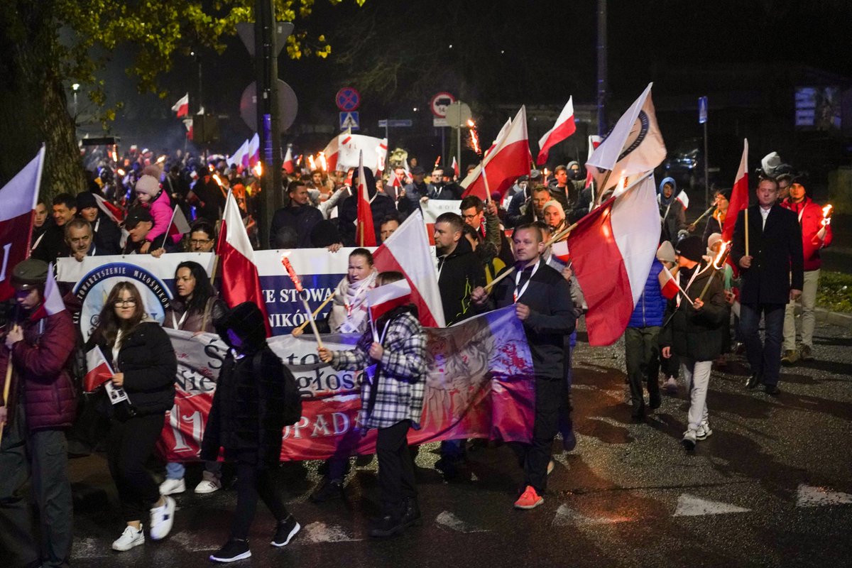 g_izbicki's tweet photo. Suwałki dziś ❤️🇵🇱
XVII Młodzieżowy Marsz Niepodległości https://t.co/BYcxs91bEc