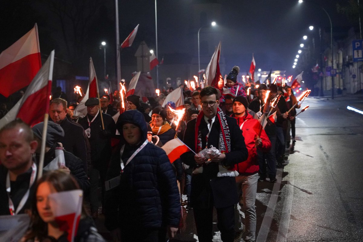 g_izbicki's tweet photo. Suwałki dziś ❤️🇵🇱
XVII Młodzieżowy Marsz Niepodległości https://t.co/BYcxs91bEc