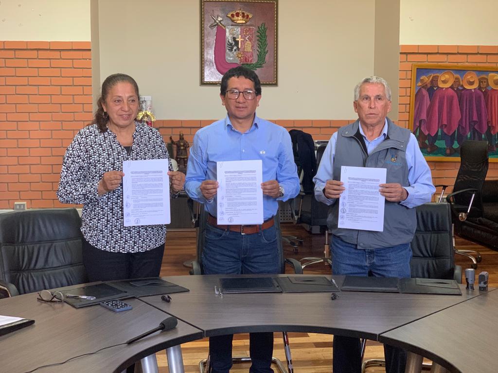 proactivoperu's tweet photo. 🔵 Newmont Yanacocha contribuye con la construirán dos sistemas de #Agua subterránea en #Cajamarca

👉🏼 Link: https://t.co/WTR24dX48k

#NewmontYanacocha #Sedacaj @MineraYanacocha https://t.co/nVYXrYWUzI