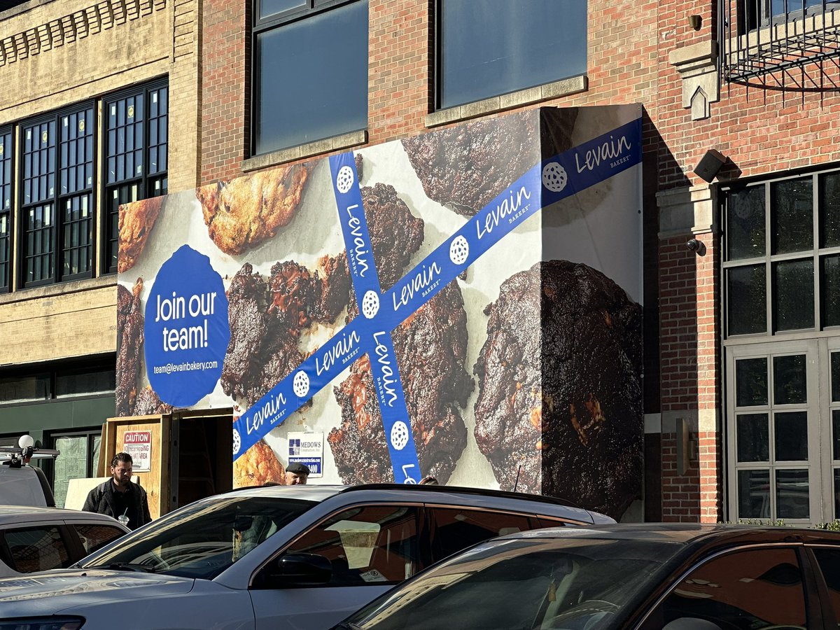 jdavidson's tweet photo. @levainbakery Chicago apparently opening prior to thanksgiving 🤞 https://t.co/CsfeSdAp5K