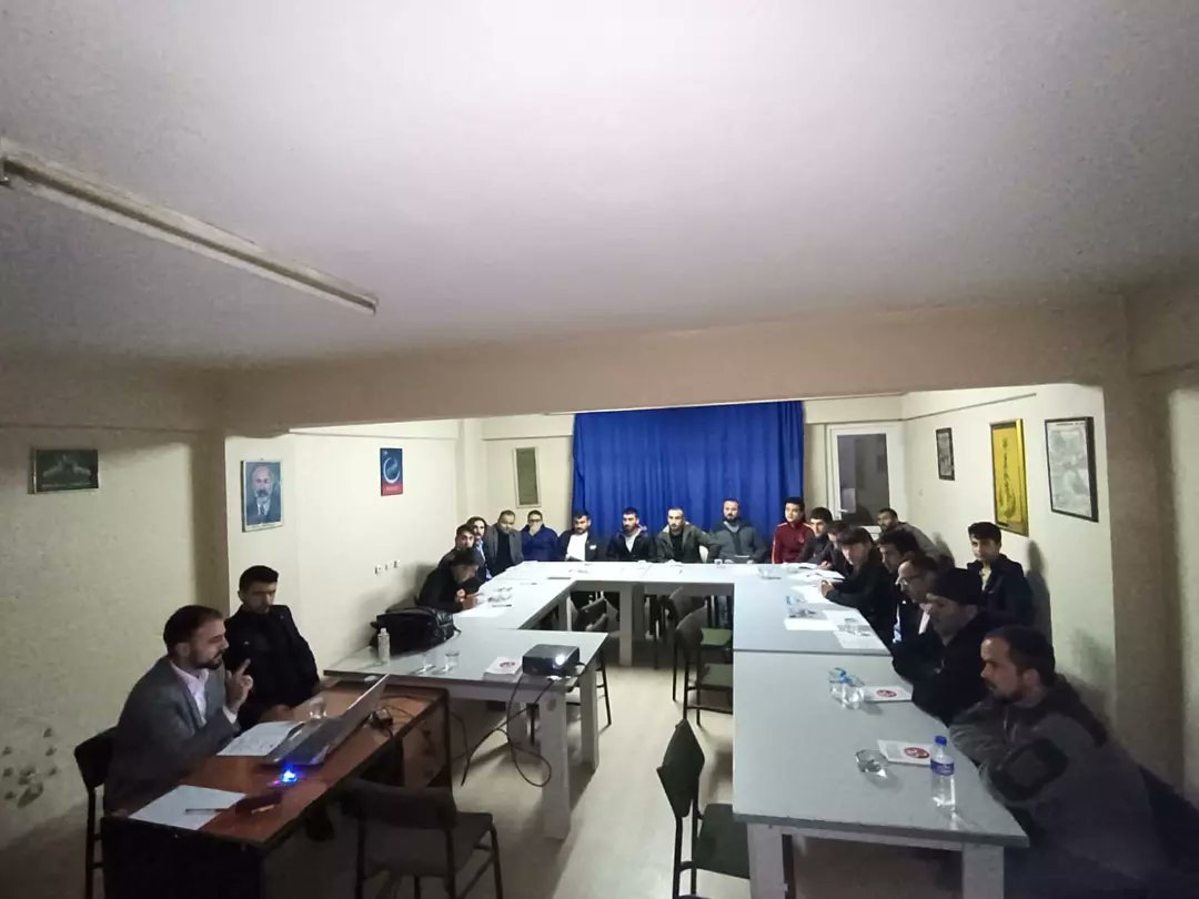 MOrhaneli's tweet photo. MHP Bursa İl Başkanlığımızın 17 ilçede eş zamanlı gerçekleştirilen sandık görevlileri eğitimi Orhaneli İlçe Başkanlığımız da Av. Çağrı POLAT ve  Av. Doğukan VURAL' ın sunumları ile gerçekleşti.
 Hayırlara vesile olmasını temenni ediyoruz.@MHPBursail @mckalkanci https://t.co/XnuV6cwOMS