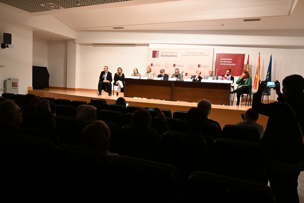 👥Un centenar de sociólogos se dan cita este fin de semana en #Valdepeñas en el XXVI Congreso Internacional de Sociología en Castilla-La Mancha.
✅Jesús Martín ha asistido a la inauguración del congreso internacional que organiza la ACMS.
👉valdepenas.es/noticias/un-ce…