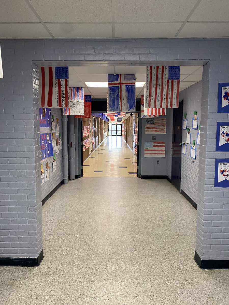 farina_mr's tweet photo. RES’ Veterans Day assembly @RESRedding https://t.co/BnMpr7Z4Mw