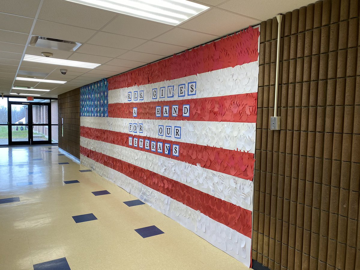 farina_mr's tweet photo. RES’ Veterans Day assembly @RESRedding https://t.co/BnMpr7Z4Mw