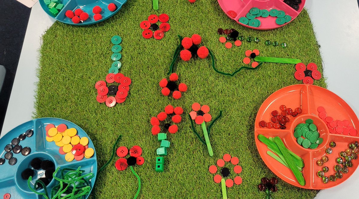 MissKillick11's tweet photo. Made a field of poppies out of different materials with reception today for their learning on Remembrance Day - had a great first week on placement! https://t.co/3pG2F6LG2x