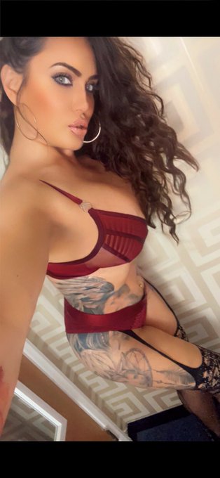 It&rsquo;s the weekend!!! Taking Skype booking for this evening 😈DM to book your slot now 📲🎬😈 https://t.co<a href="/tag/hearteyes"class="tags"><span>#hearteyes</span></a>