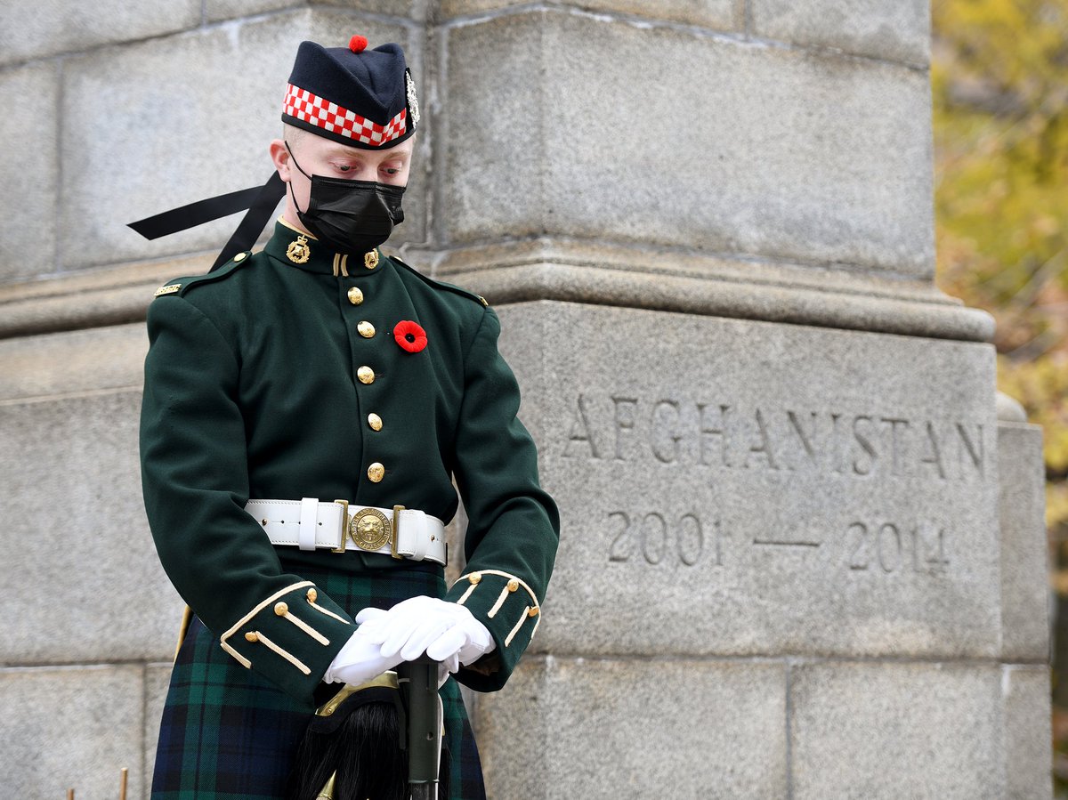 Elissa161616's tweet photo. We are proud of Blake everyday, but today there's a special reason to acknowledge his service and character.
#Argylls
#ArgyllSutherlandHighlanders
#CanadianArmedForces
#LestWeForget
#Hammertown https://t.co/6r2EXF8051