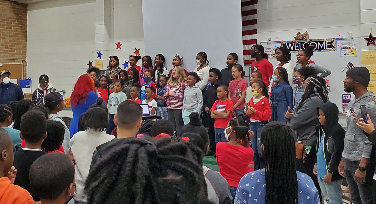 mrskolesar's tweet photo. What an awesome way to support our veterans! Way to go, Flossmoor Hills &amp; Mrs. Sumner! 🇺🇸❤️🤍💙 https://t.co/T3Bzqqd669