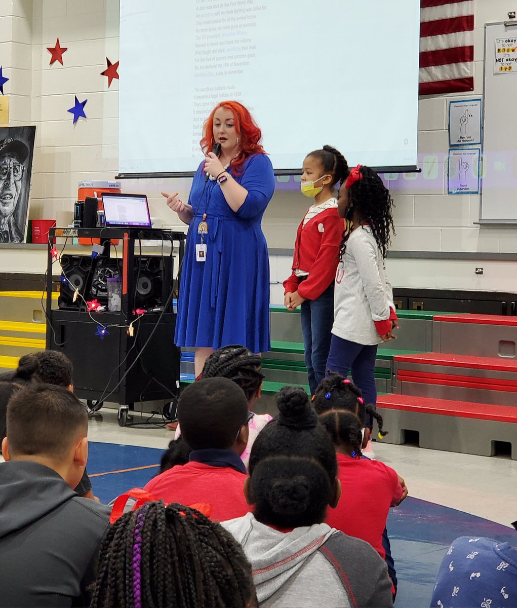 What an awesome way to support our veterans! Way to go, Flossmoor Hills &amp; Mrs. Sumner! 🇺🇸❤️🤍💙