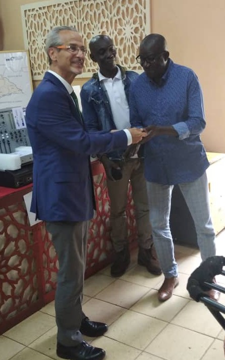 AbaloOuboule's tweet photo. #Banui 11/11/22: Cérémonie remise équipements à 10 radios communautaires membres RMCC, en présence @UEDouglasCarp , @EricMarclay. Partenariat fructueux et contribution substantielle à l'effectivité liberté d’information et liberté de la presse et des médias 🇨🇫
@FondHirondelle https://t.co/IIqJ6kY0LM