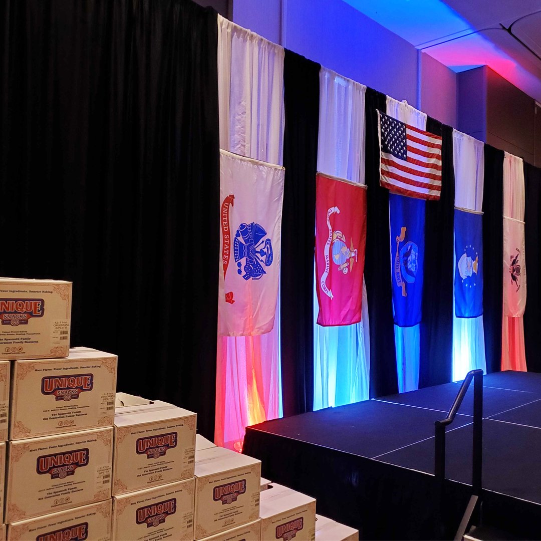 UniqueSnacksUSA's tweet photo. This Veterans Day, @UniqueSnacksUSA was proud to support the Benefit for Berks County Veterans presented by @CustomersBank. We provided our @FoldsofHonor Original Splits to the tables. Unique Snacks salutes our nation’s heroes &amp; continues its commitment to honoring their legacy. https://t.co/lcQP87oKLF